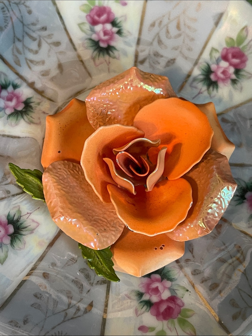 Vintage Multi-Layered Metal Peach Enamel Embossed Iridescent Flower Brooch - Picture 10 of 10